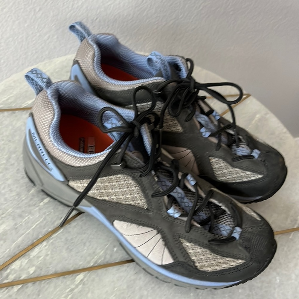 Merrell Ortholite Air Cushion Qform . Hiking woman’s shoes. Size 8